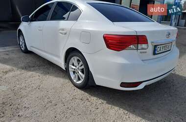 Седан Toyota Avensis 2012 в 