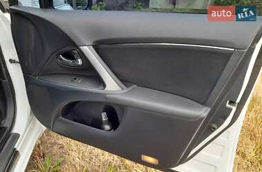 Седан Toyota Avensis 2012 в 