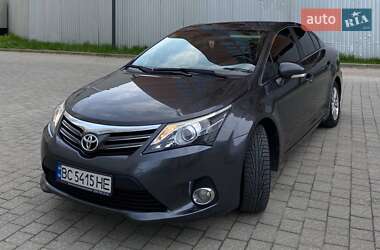 Седан Toyota Avensis 2012 в Львові
