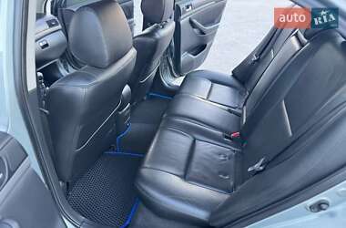 Лифтбек Toyota Avensis 2008 в 
