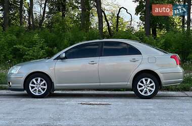 Ліфтбек Toyota Avensis 2005 в 