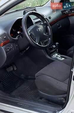 Ліфтбек Toyota Avensis 2005 в 