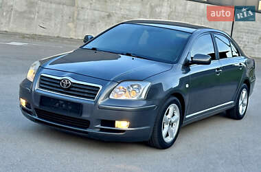 Седан Toyota Avensis 2004 в 