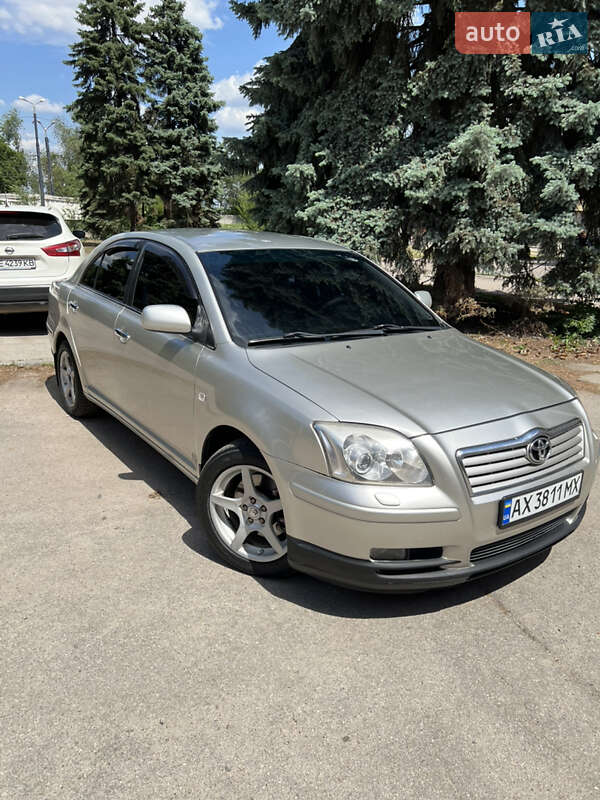 Toyota Avensis 2003