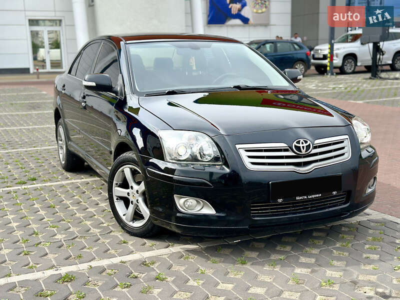 Седан Toyota Avensis 2007 в Киеве