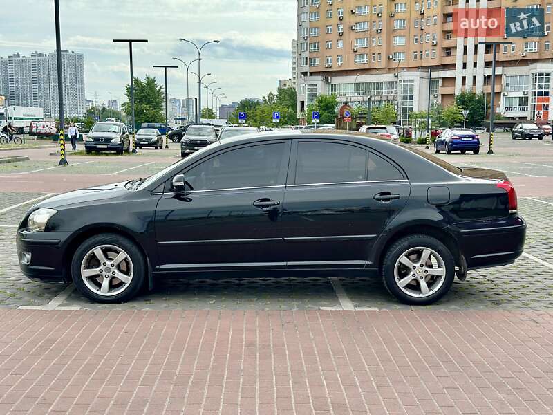 Седан Toyota Avensis 2007 в Киеве