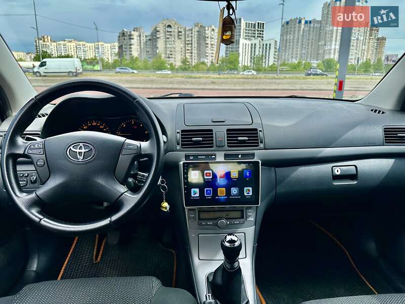 Седан Toyota Avensis 2007 в Киеве