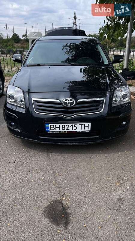 Седан Toyota Avensis 2008 в Одессе