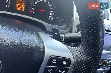 Седан Toyota Avensis 2012 в 