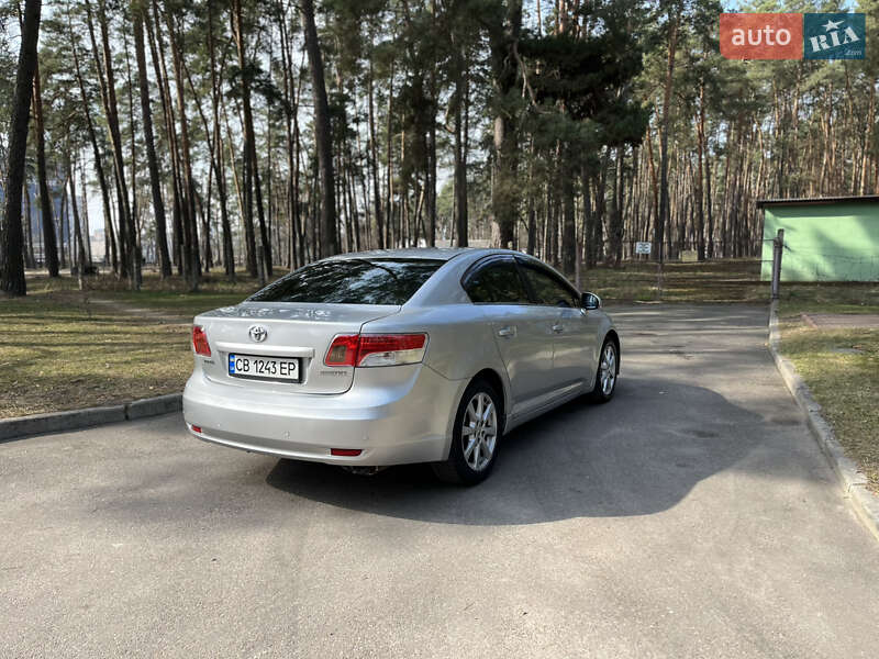 Седан Toyota Avensis 2012 в Чернігові