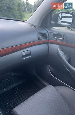 Седан Toyota Avensis 2006 в 