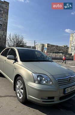 Лифтбек Toyota Avensis 2004 в Киеве