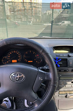 Ліфтбек Toyota Avensis 2004 в 