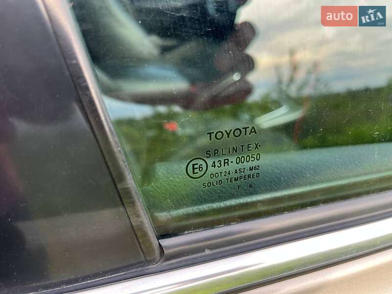 Седан Toyota Avensis 2006 в Львові