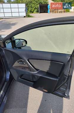 Седан Toyota Avensis 2010 в 
