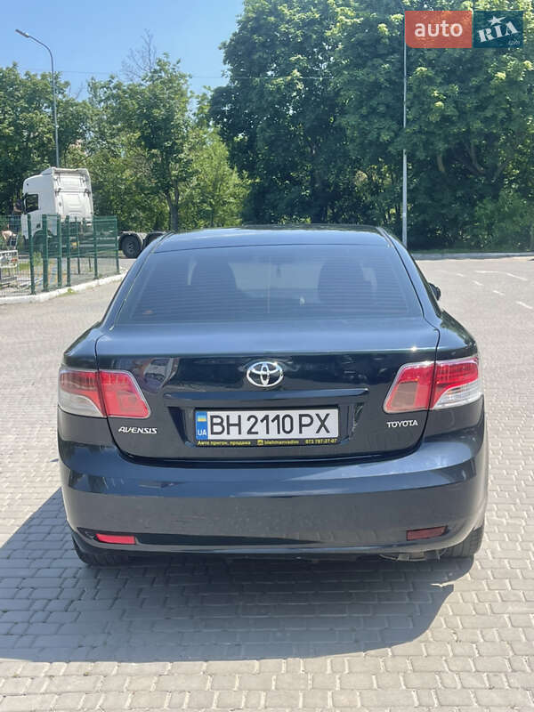 Седан Toyota Avensis 2011 в Одессе