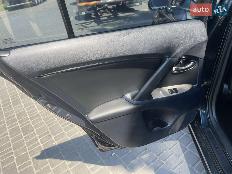 Седан Toyota Avensis 2011 в Одессе