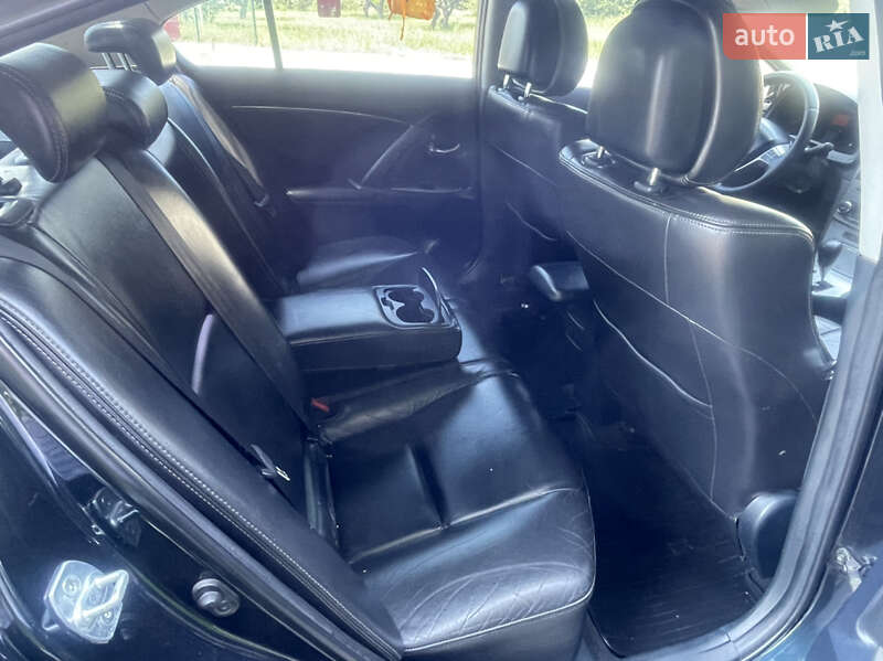 Седан Toyota Avensis 2011 в Одессе