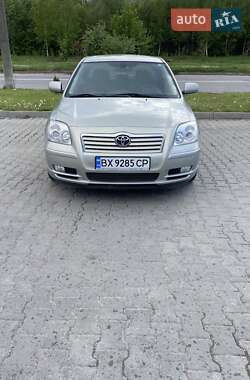 Седан Toyota Avensis 2004 в Хмельницком