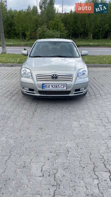 Седан Toyota Avensis 2004 в Хмельницком