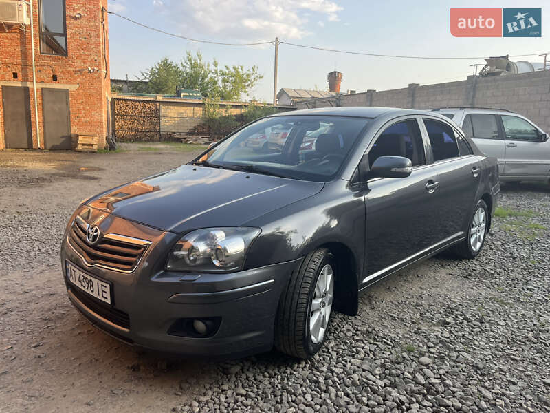 Седан Toyota Avensis 2008 в Івано-Франківську