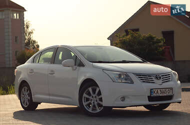 Седан Toyota Avensis 2012 в Киеве