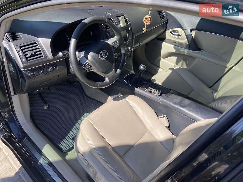 Универсал Toyota Avensis 2008 в Киеве