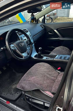 Универсал Toyota Avensis 2012 в Маневичах