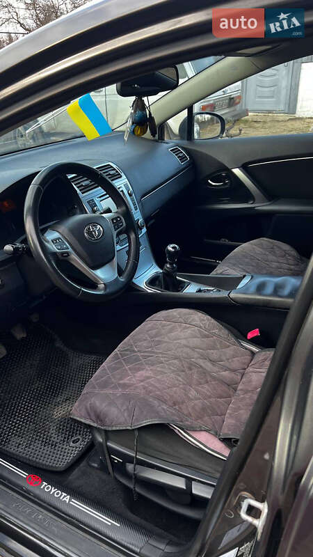 Универсал Toyota Avensis 2012 в Маневичах