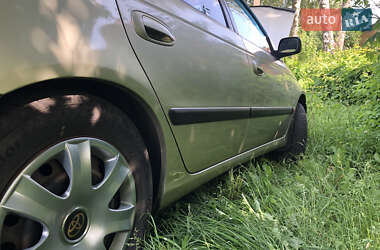 Седан Toyota Avensis 2000 в 