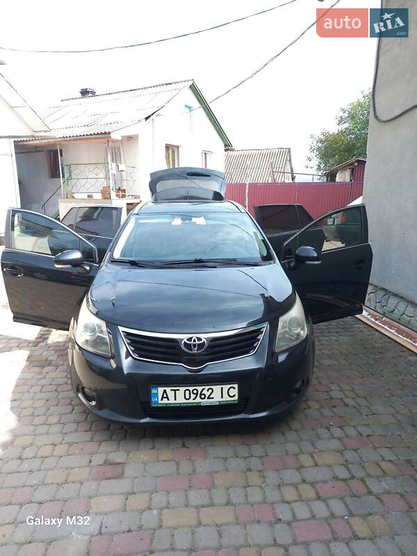 Универсал Toyota Avensis 2008 в Ивано-Франковске