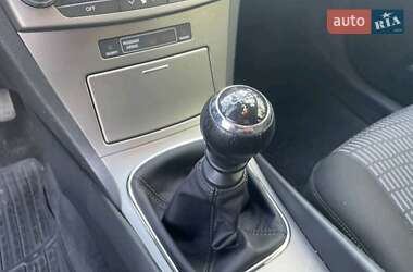Седан Toyota Avensis 2011 в 
