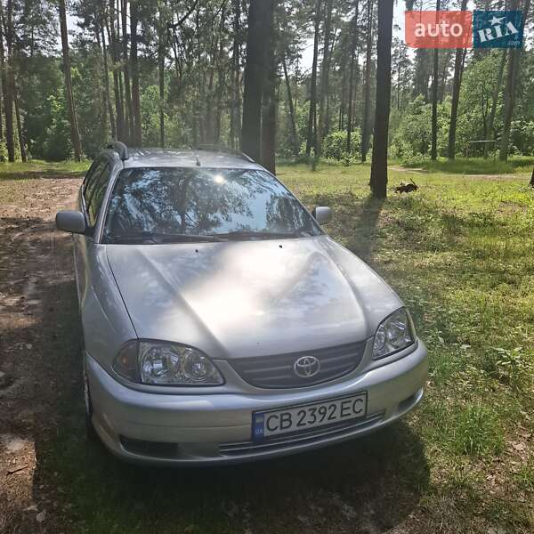 Универсал Toyota Avensis 2001 в Прилуках