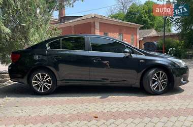 Седан Toyota Avensis 2012 в 