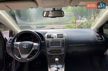 Седан Toyota Avensis 2012 в 