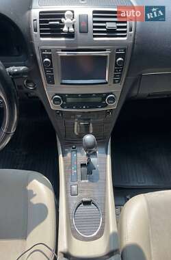 Седан Toyota Avensis 2012 в 