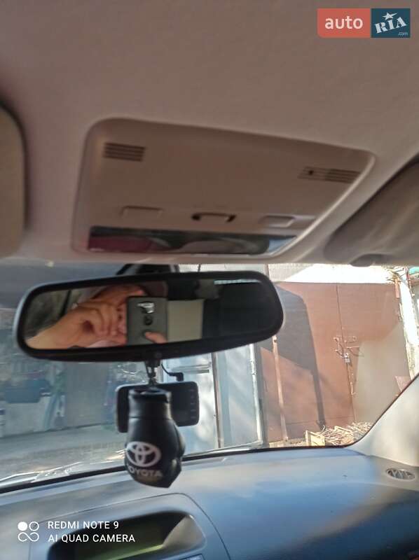 Универсал Toyota Avensis 2004 в Бориславе