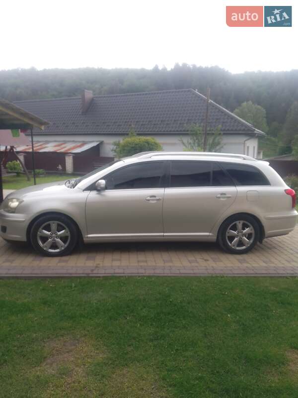 Універсал Toyota Avensis 2006 в Львові