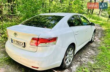 Седан Toyota Avensis 2011 в 