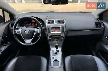 Седан Toyota Avensis 2015 в 