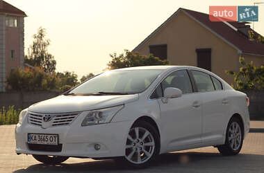 Седан Toyota Avensis 2012 в Києві