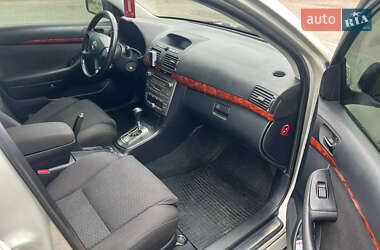 Седан Toyota Avensis 2005 в 