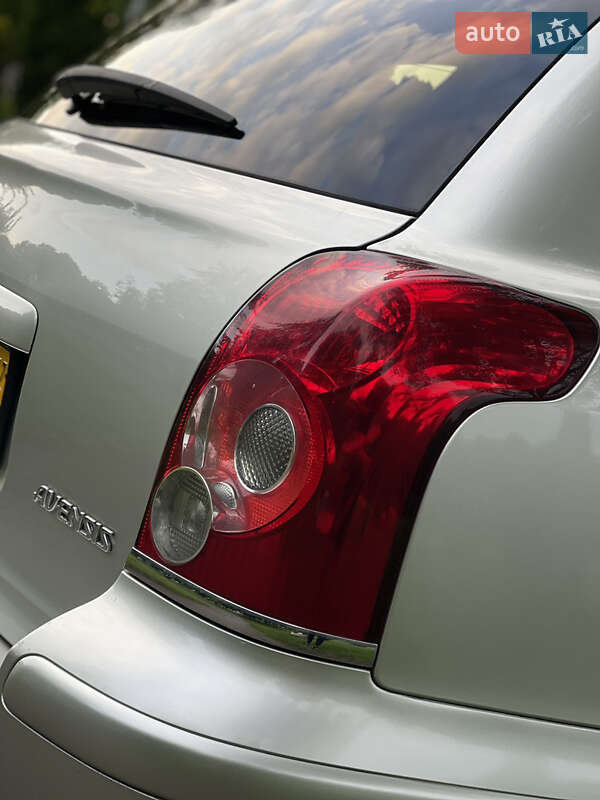 Универсал Toyota Avensis 2008 в Хмельницком