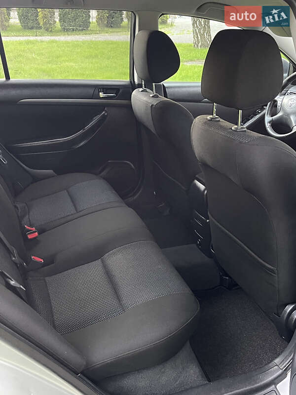 Универсал Toyota Avensis 2008 в Хмельницком