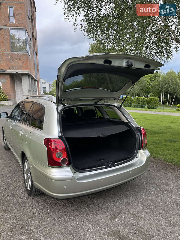 Универсал Toyota Avensis 2008 в Хмельницком