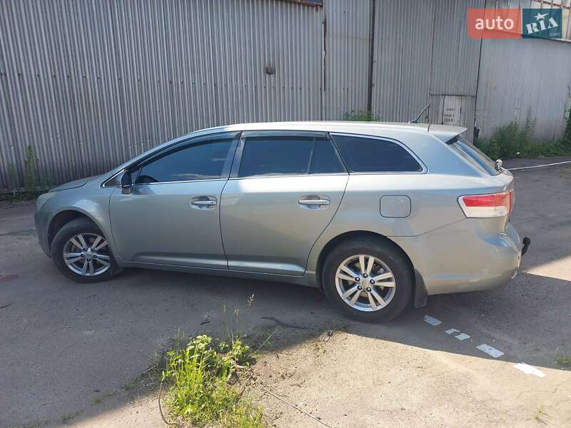 Универсал Toyota Avensis 2010 в Луцке
