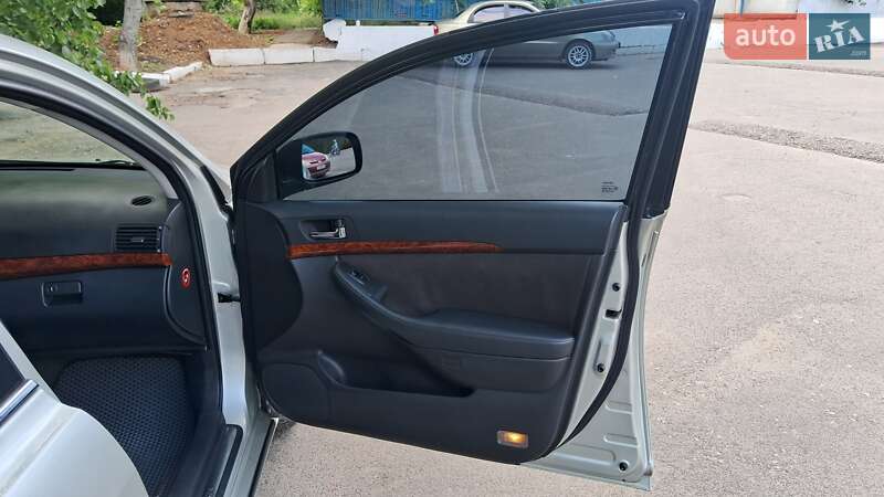 Ліфтбек Toyota Avensis 2004 в Одесі