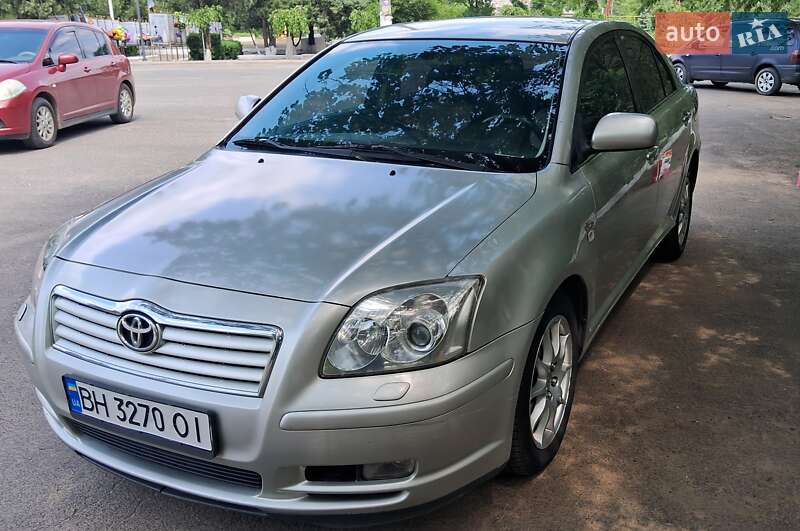 Ліфтбек Toyota Avensis 2004 в Одесі