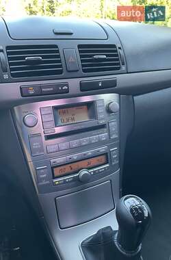 Седан Toyota Avensis 2008 в 