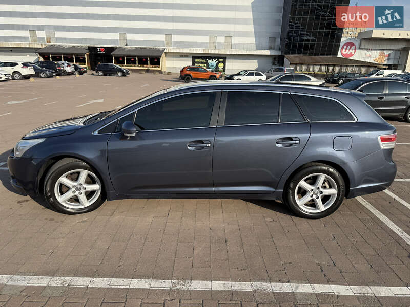 Універсал Toyota Avensis 2009 в Житомирі